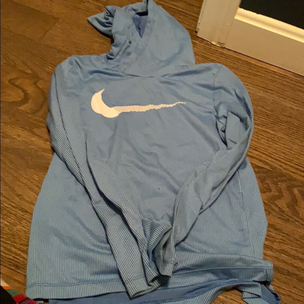 Nike boys hooded shirt 👕